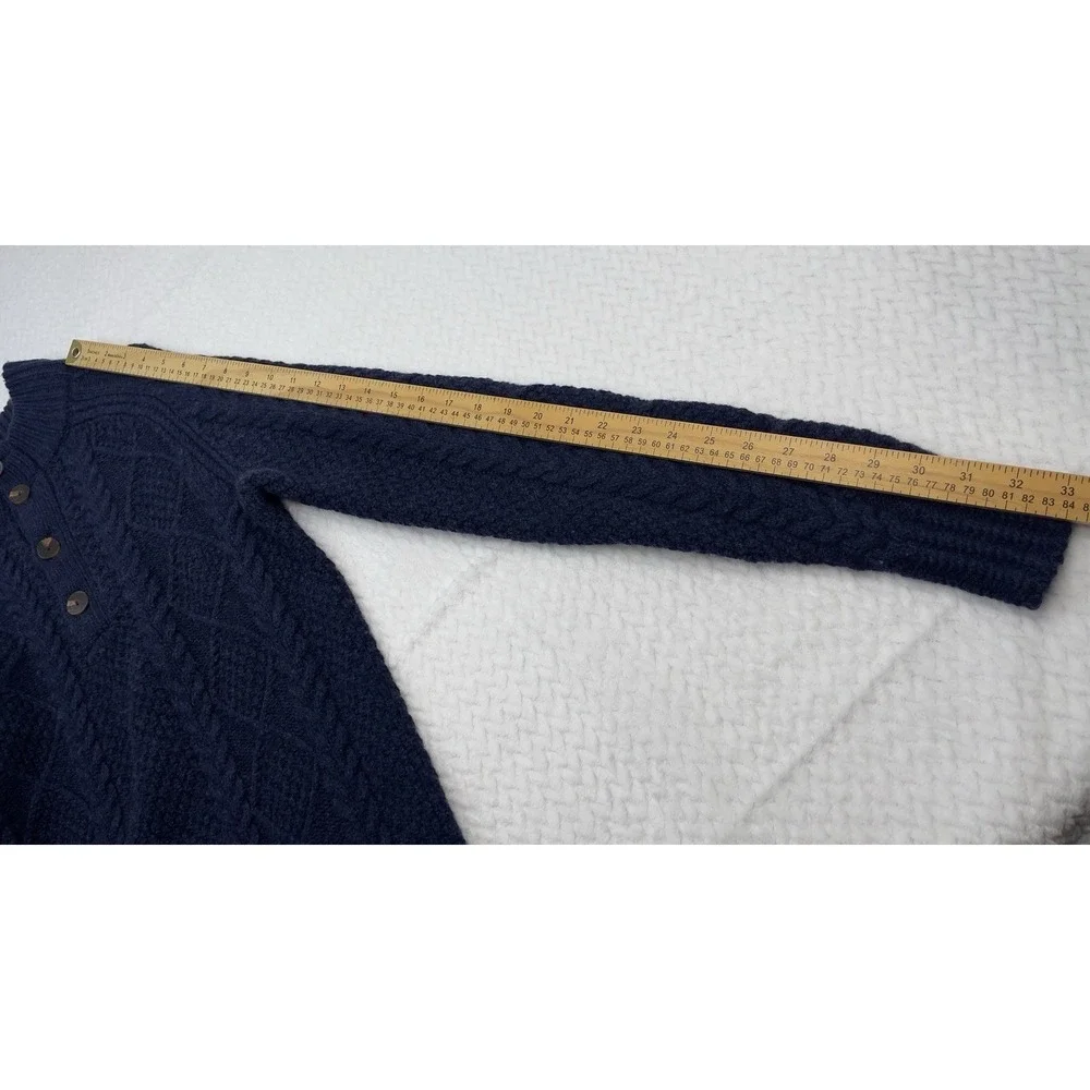 Vtg Brooks Brothers Knitwear 100%Merino Wool Size XS Fit‎ To Small.